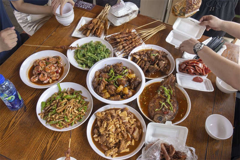 “六月蝶變 再創(chuàng)佳績(jī)”國(guó)林地板6月拓展PK會(huì)圓滿成功