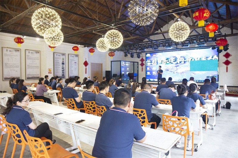 “六月蝶變 再創(chuàng)佳績(jī)”國(guó)林地板6月拓展PK會(huì)圓滿成功