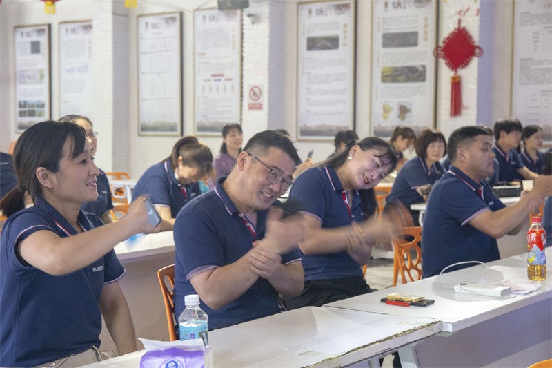 “六月蝶變 再創(chuàng)佳績(jī)”國(guó)林地板6月拓展PK會(huì)圓滿成功