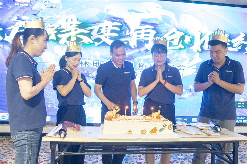 “六月蝶變 再創(chuàng)佳績(jī)”國(guó)林地板6月拓展PK會(huì)圓滿成功