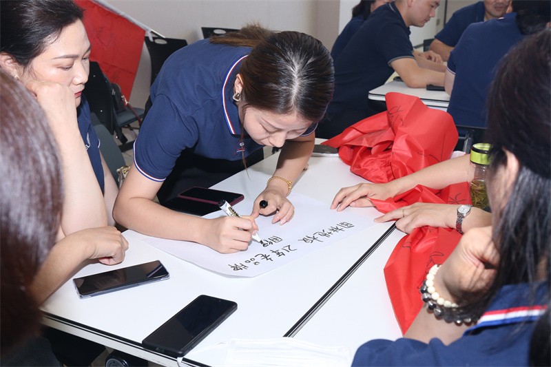 逆風(fēng)飛揚(yáng) 決戰(zhàn)7月——國(guó)林地板7月PK啟動(dòng)大會(huì)